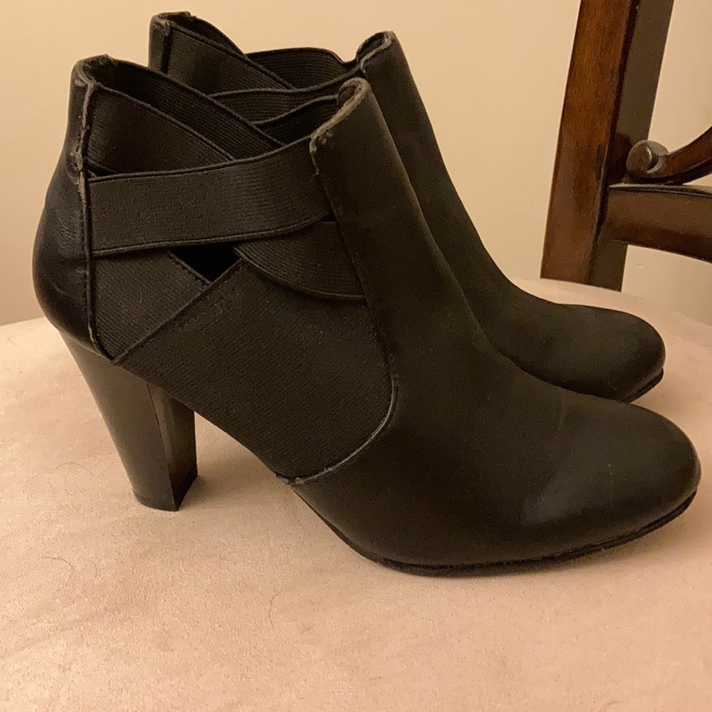 ⚜️NY Transit Heeled Booties!